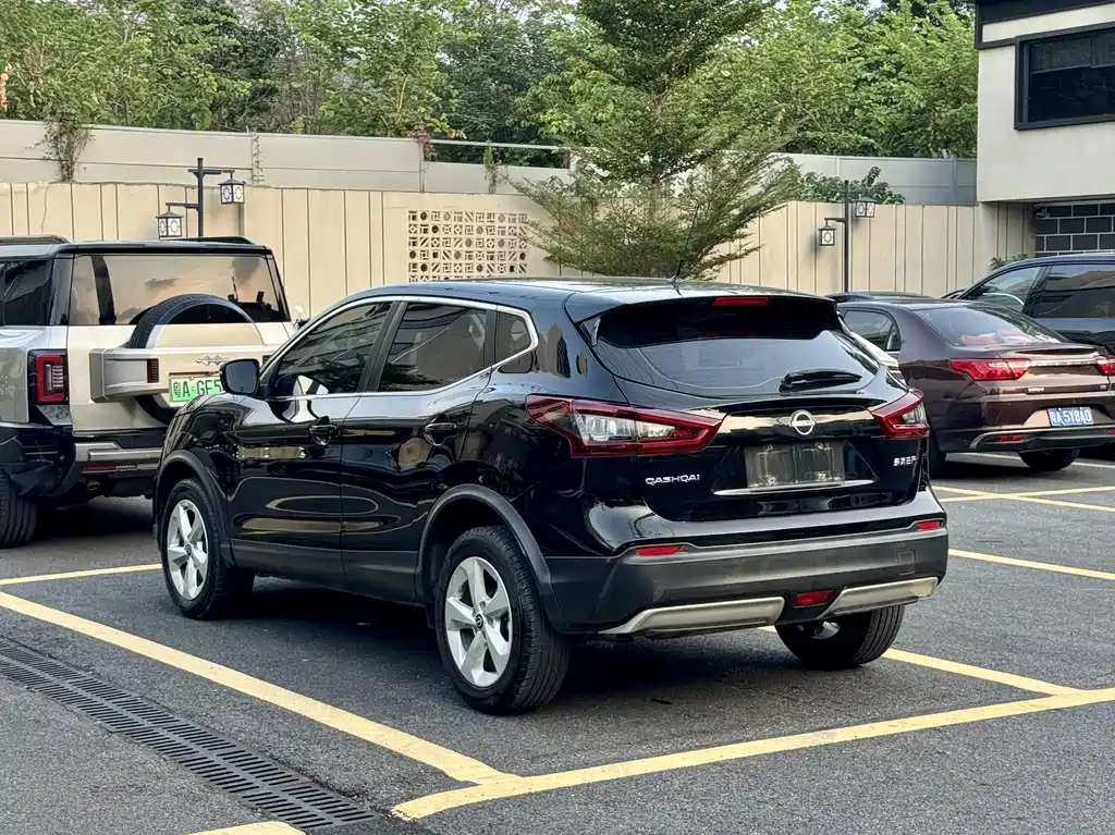 Nissan Qashqai — миниатюра 13