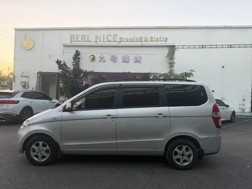 Wuling Hongguang — миниатюра 8