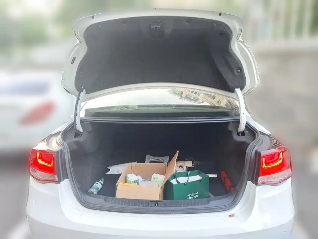 Chevrolet Malibu — миниатюра 10
