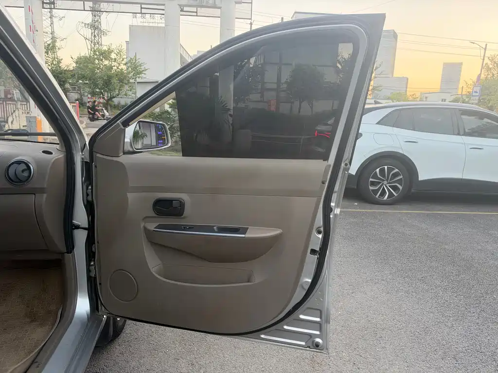 Wuling Hongguang — миниатюра 16