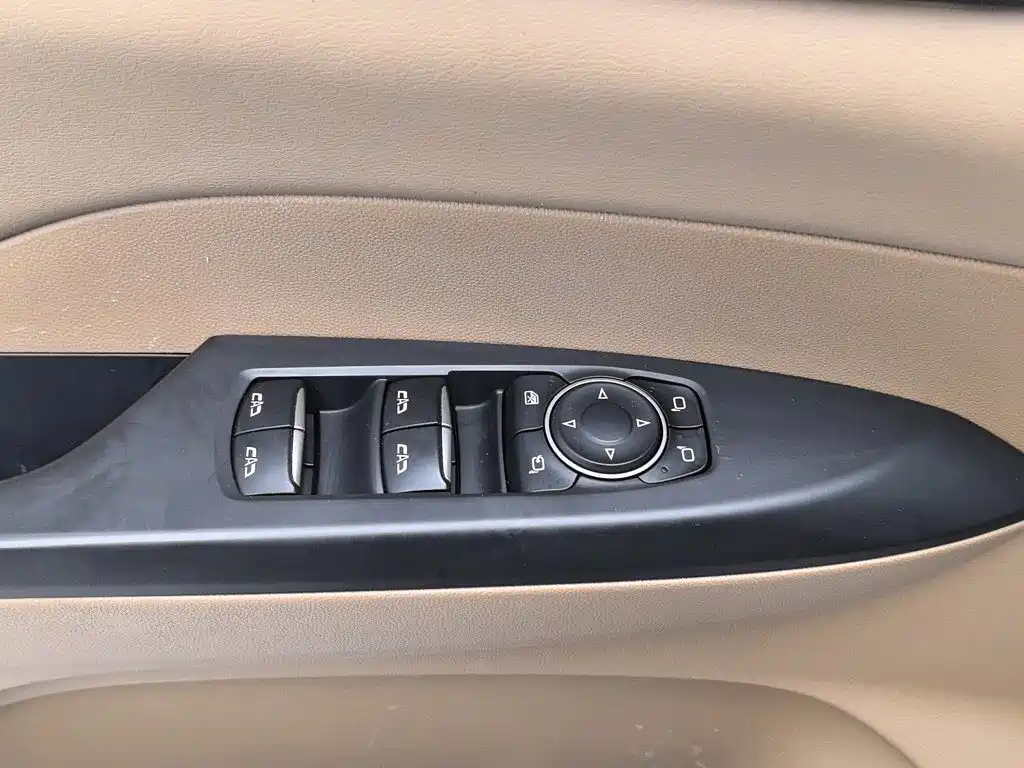 Buick GL8 — миниатюра 9