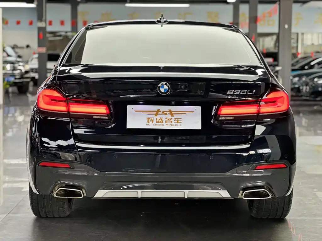 BMW 5 Series — миниатюра 9