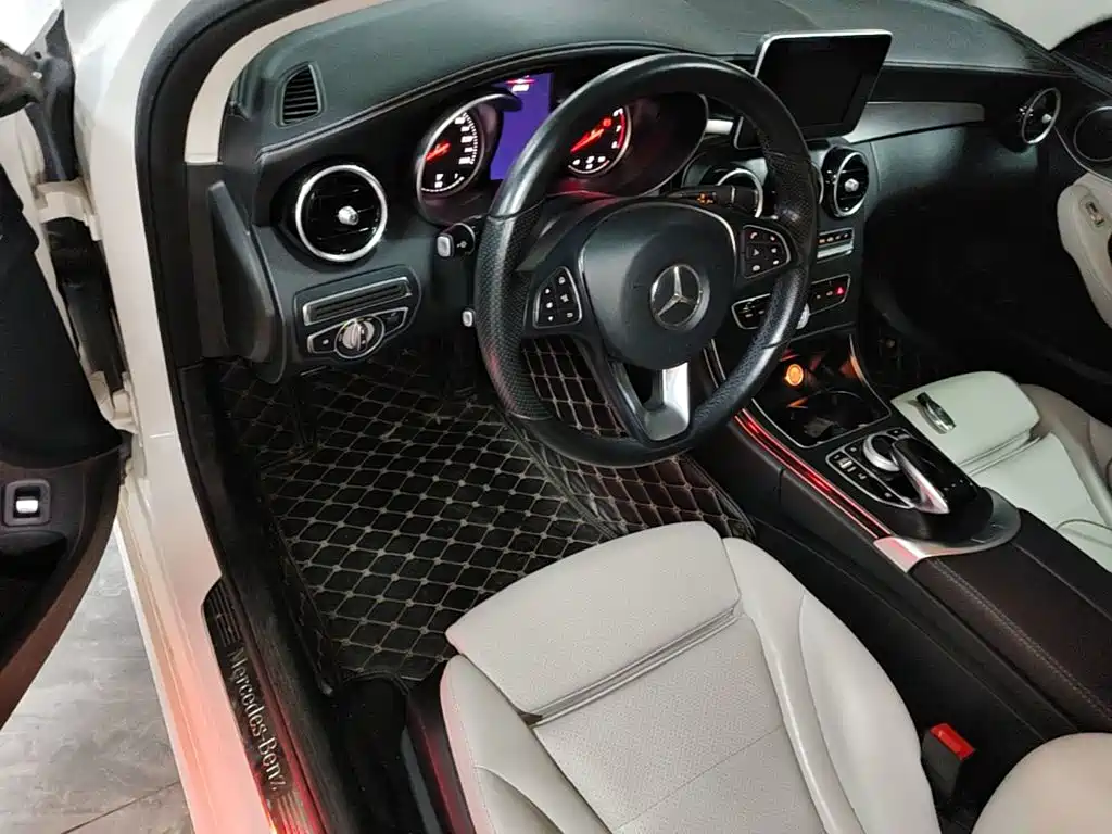 Mercedes-Benz C-Class — миниатюра 12