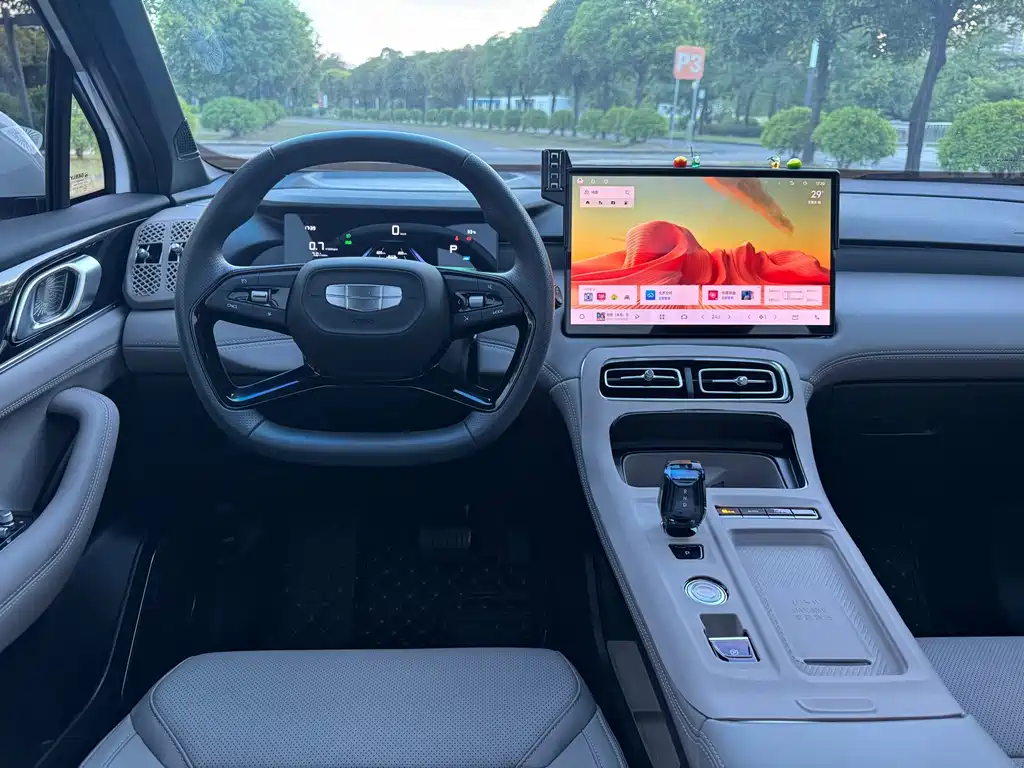 Geely Boyue L — миниатюра 15