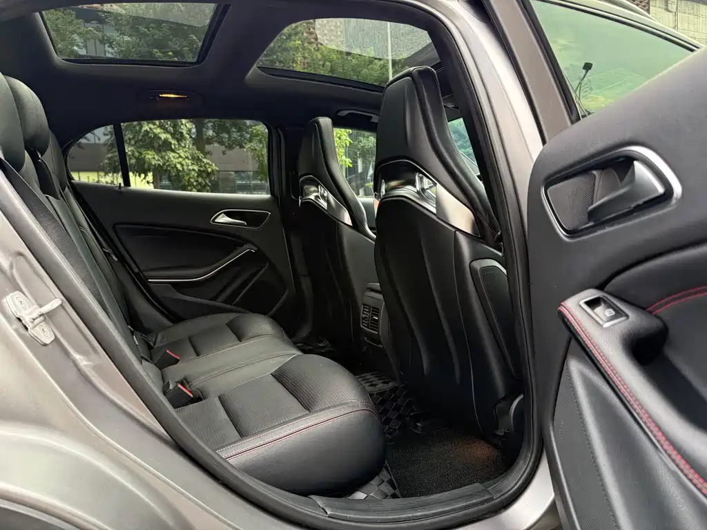 Mercedes-Benz GLA AMG — миниатюра 18