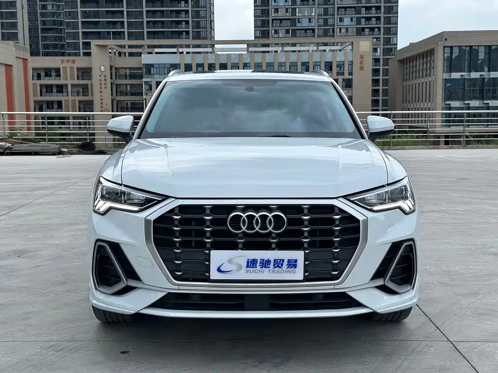 Audi Q3 2023 35 TFSI Fashion (1.4T)