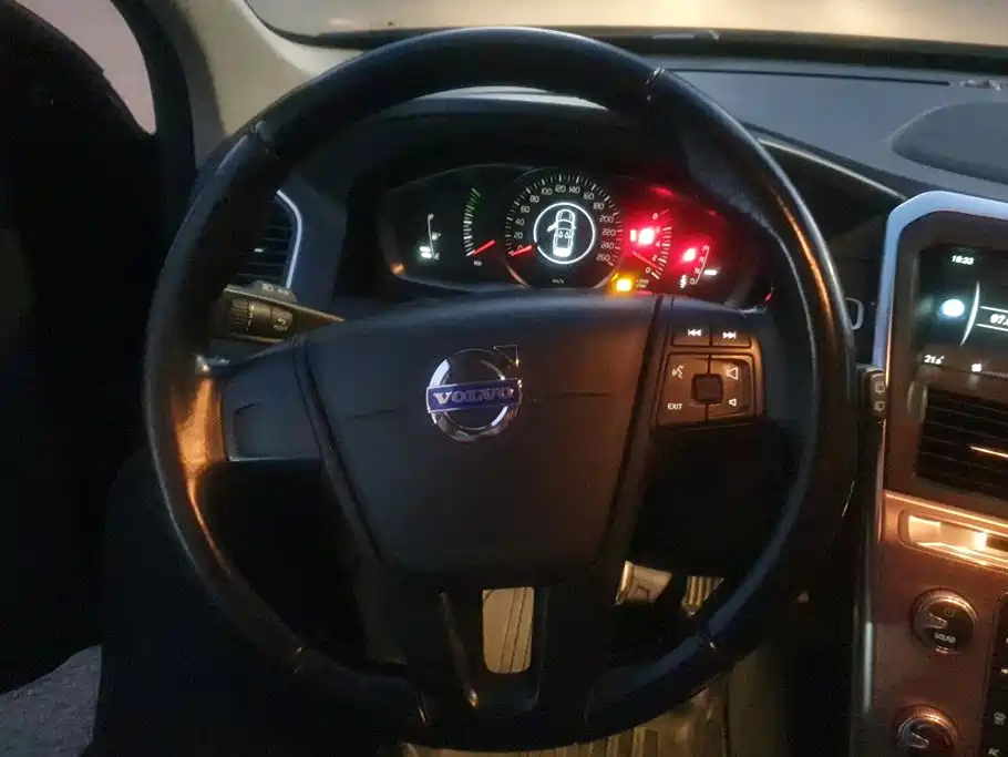 Volvo XC60 — миниатюра 15