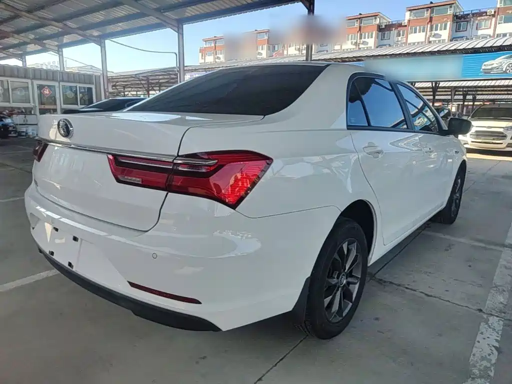 BYD Qin — миниатюра 7