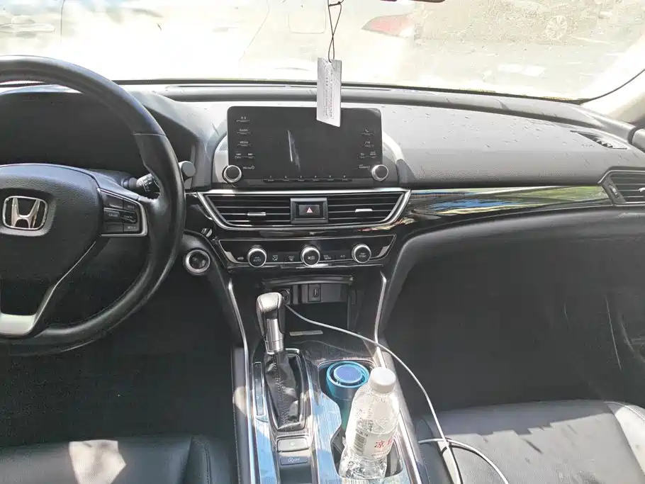 Honda Accord — миниатюра 13