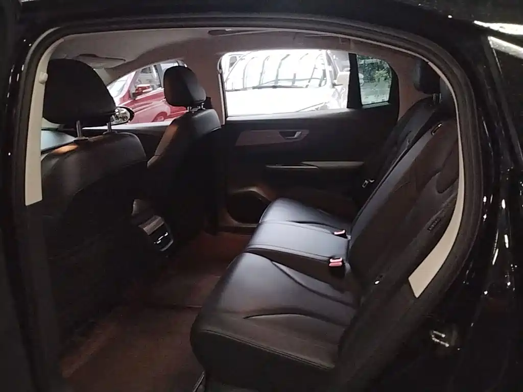 Hongqi Hongqi E-QM5 — миниатюра 17