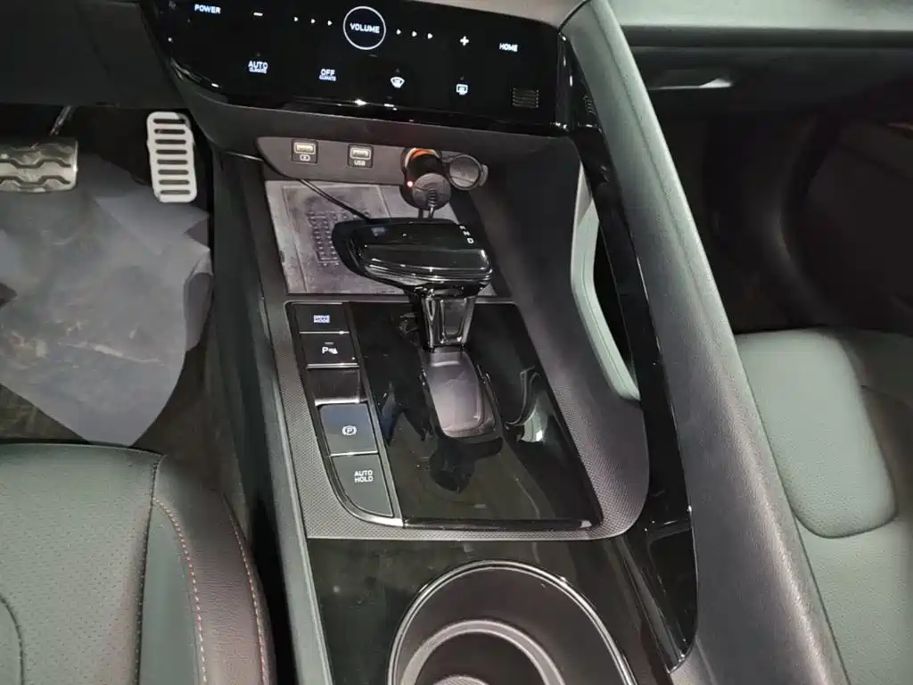 Hyundai Elantra — миниатюра 14