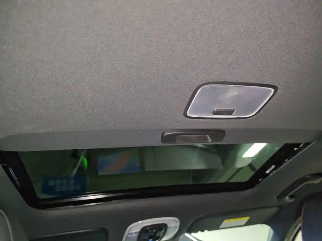 Hyundai Elantra — миниатюра 18