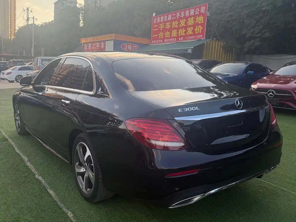 Mercedes-Benz E-Class — миниатюра 7