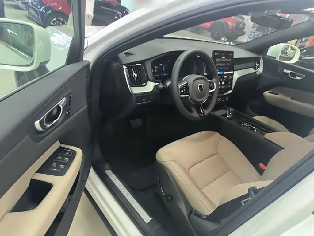 Volvo XC60 — миниатюра 16
