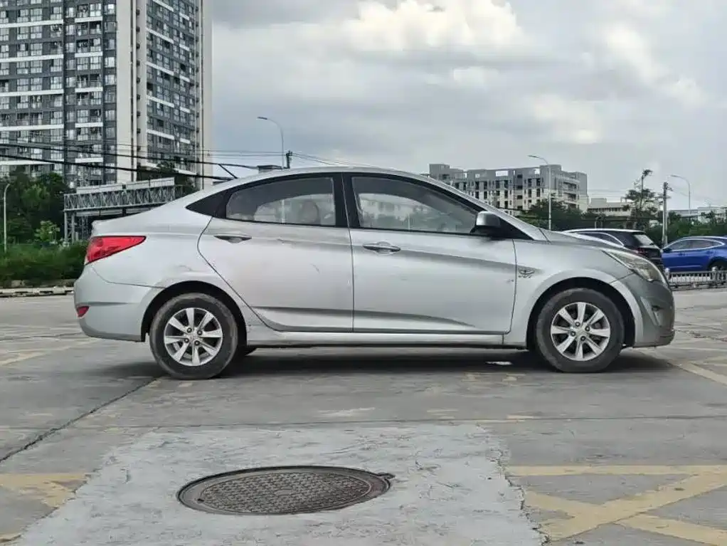 Hyundai Verna — миниатюра 7