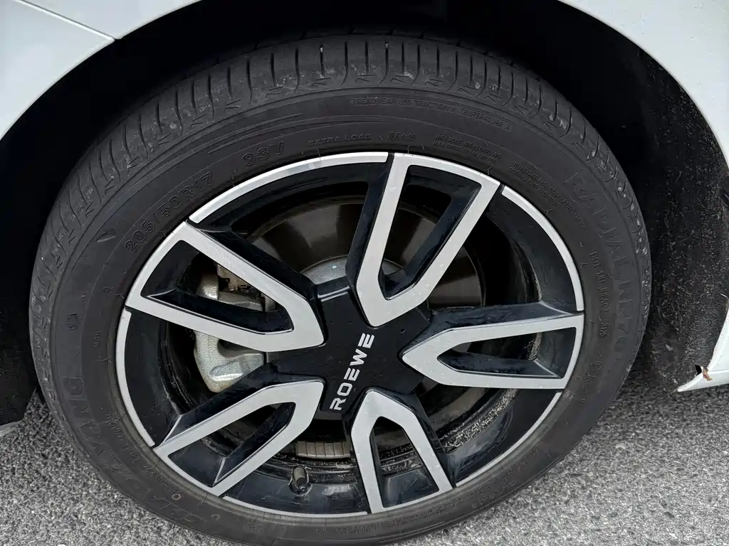 Roewe D6 2025 450km