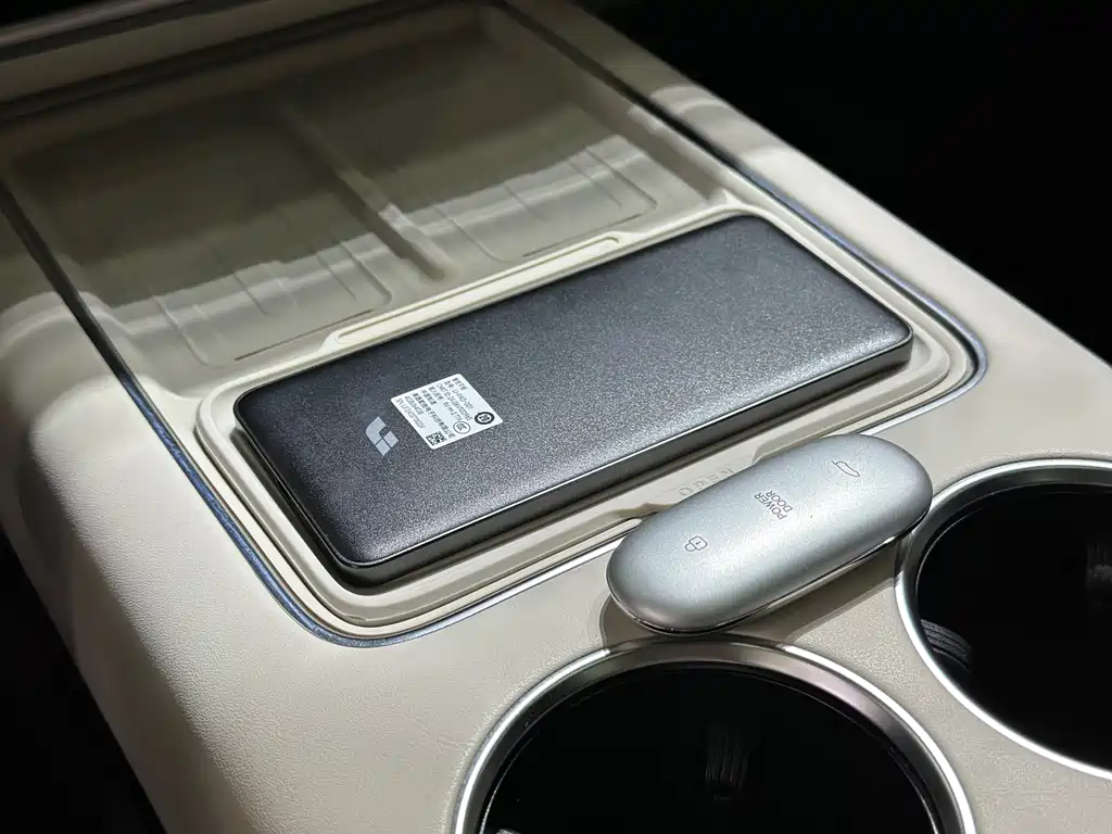 Li Auto Li MEGA — миниатюра 28