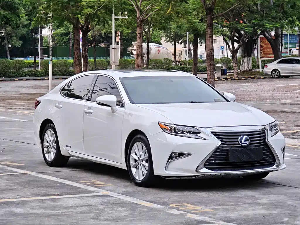Lexus ES — миниатюра 5