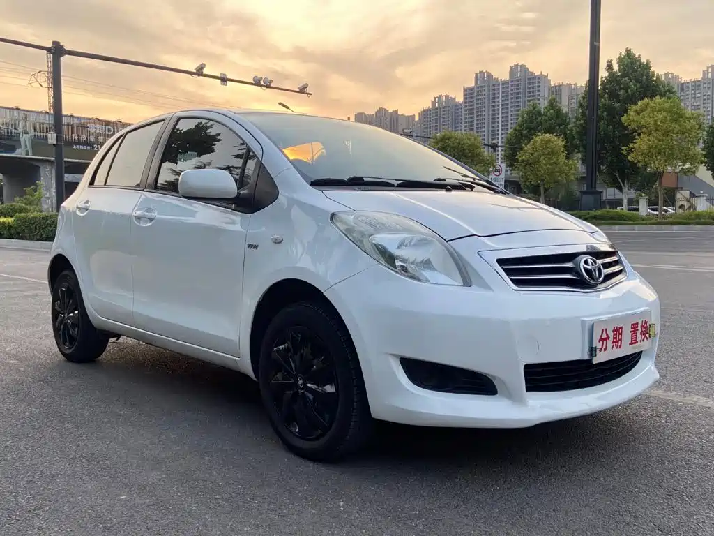 Toyota Yaris — миниатюра 3