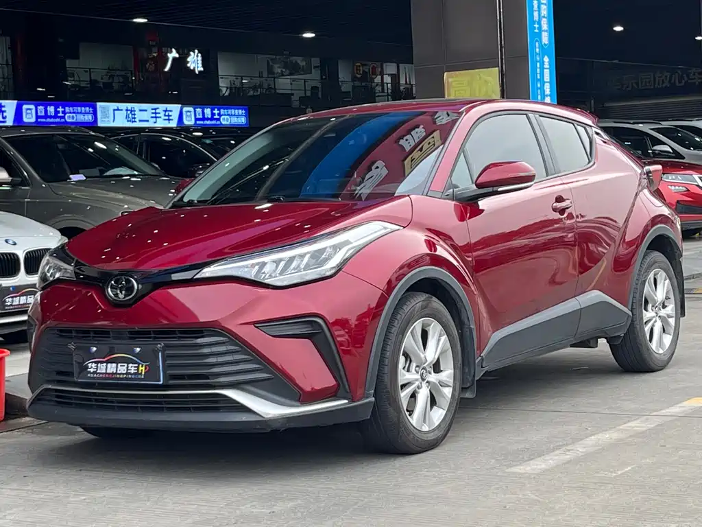 Купить Toyota IZOA