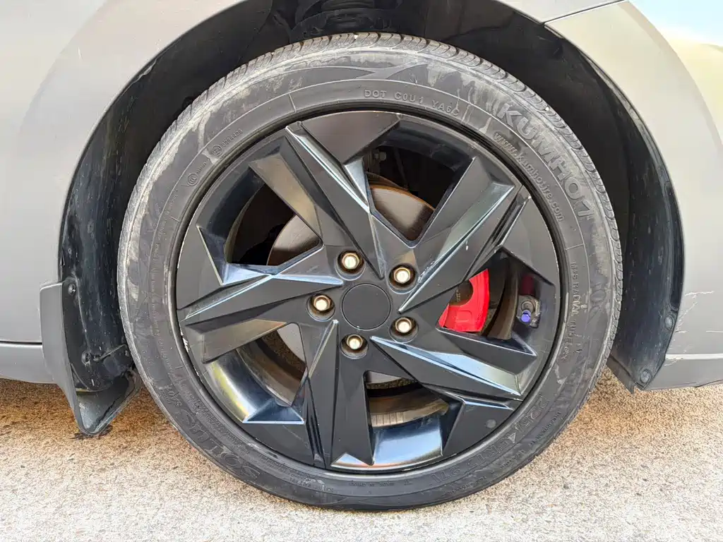 Hyundai Elantra — миниатюра 20