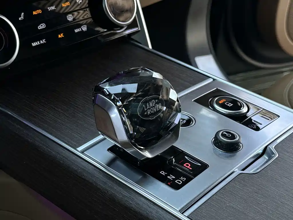 Land Rover Range Rover — миниатюра 16