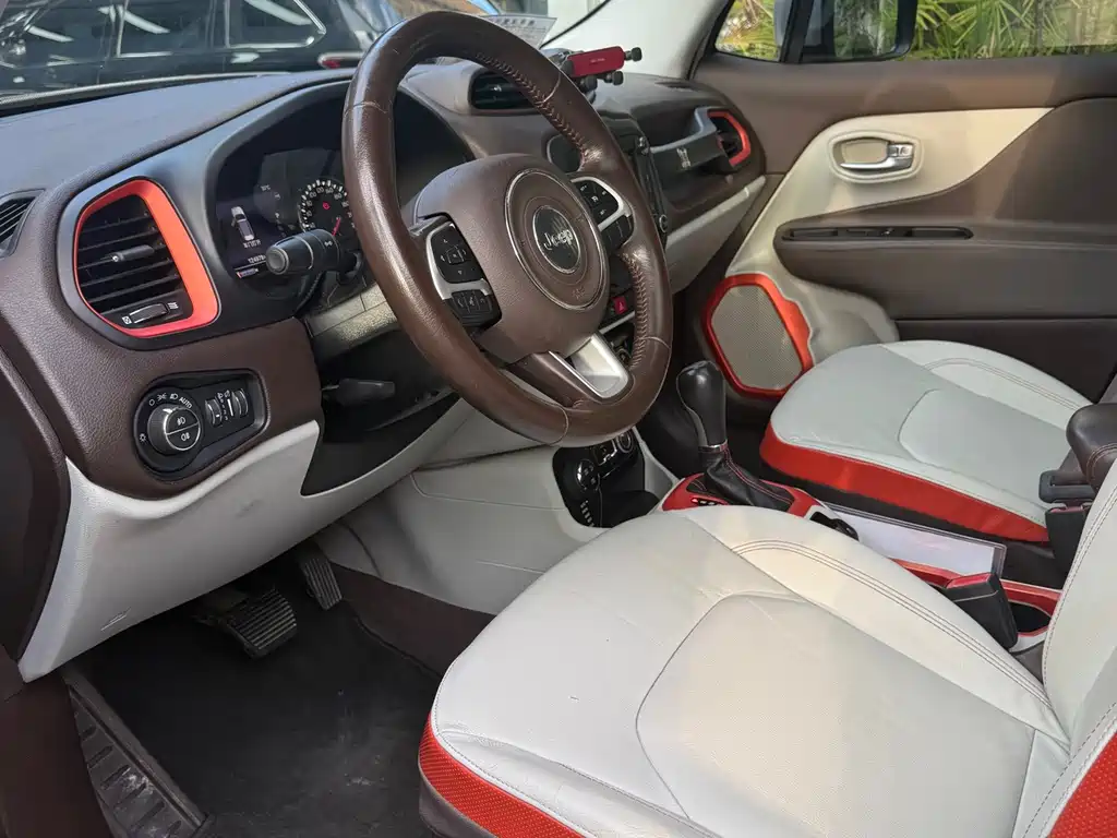 Jeep Renegade — миниатюра 13