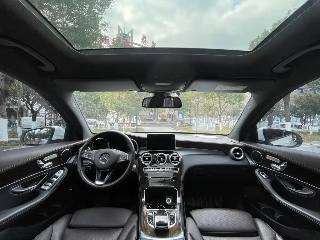 Mercedes-Benz GLC 2017 GLC 260 4MATIC