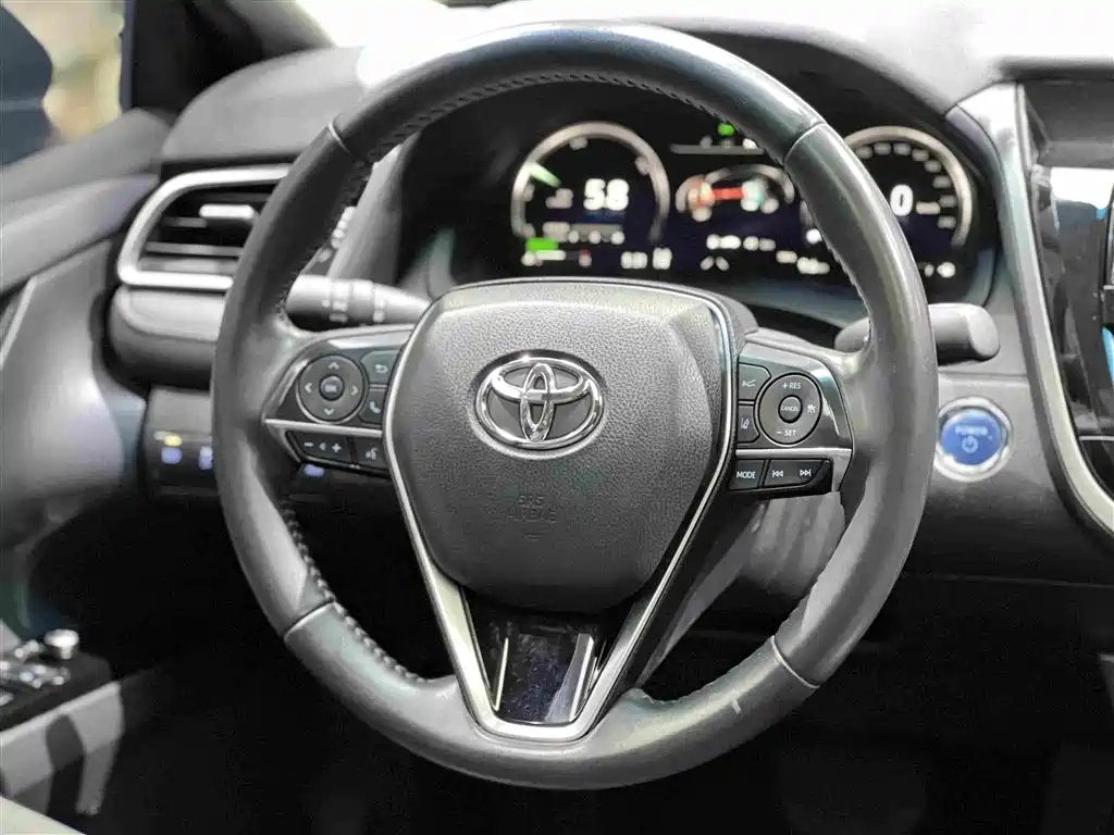 Toyota Camry 2021 2.5HS
