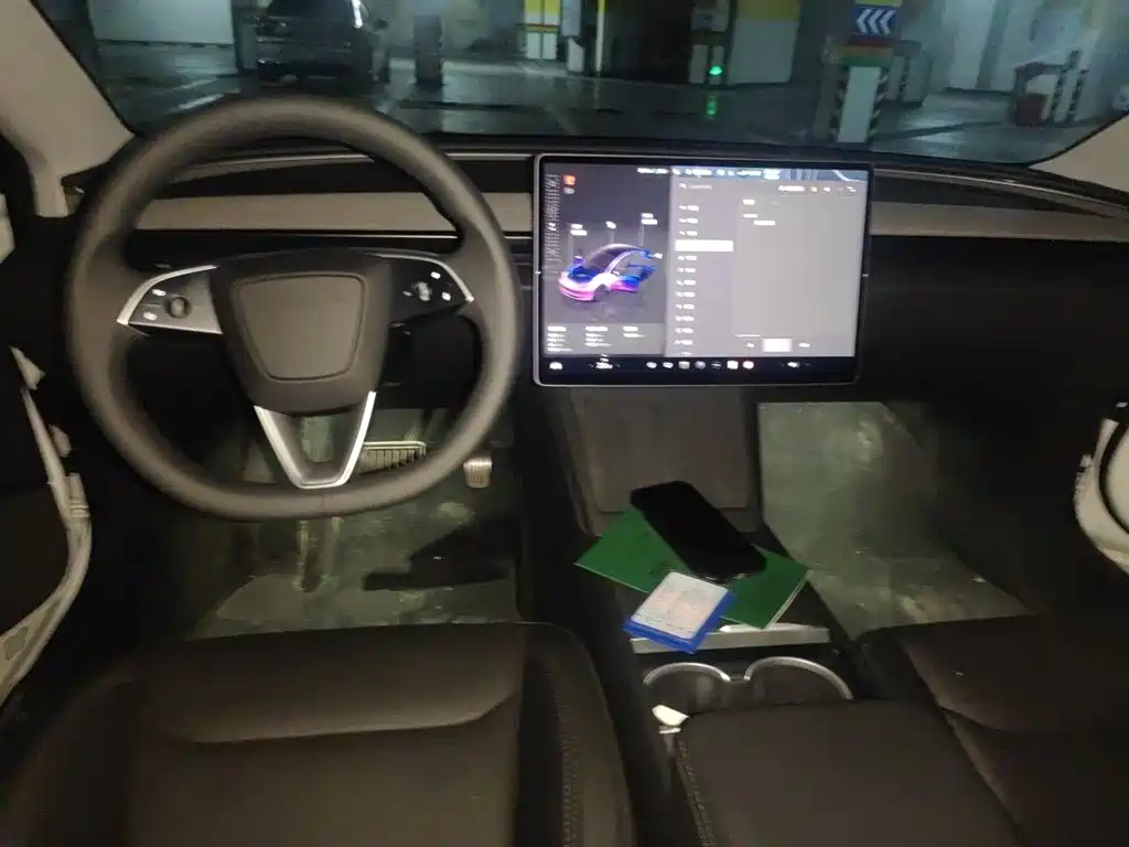 Tesla Model 3 — миниатюра 10