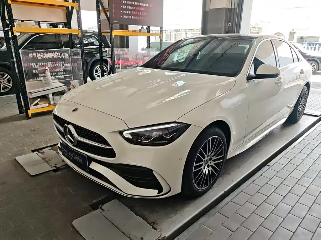2025 Mercedes-Benz C-klasse - zdjęcie 1 z 6
