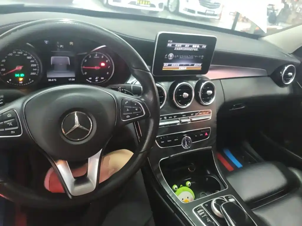 Mercedes-Benz C-Class — миниатюра 10