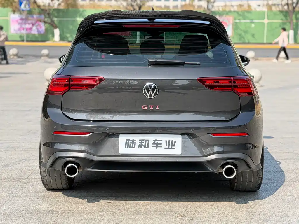 VOLKSWAGEN GOLF GTI