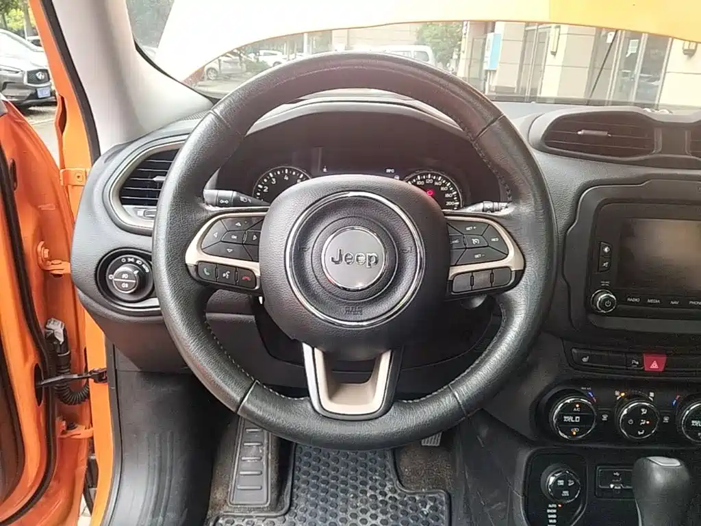 Jeep Renegade — миниатюра 11