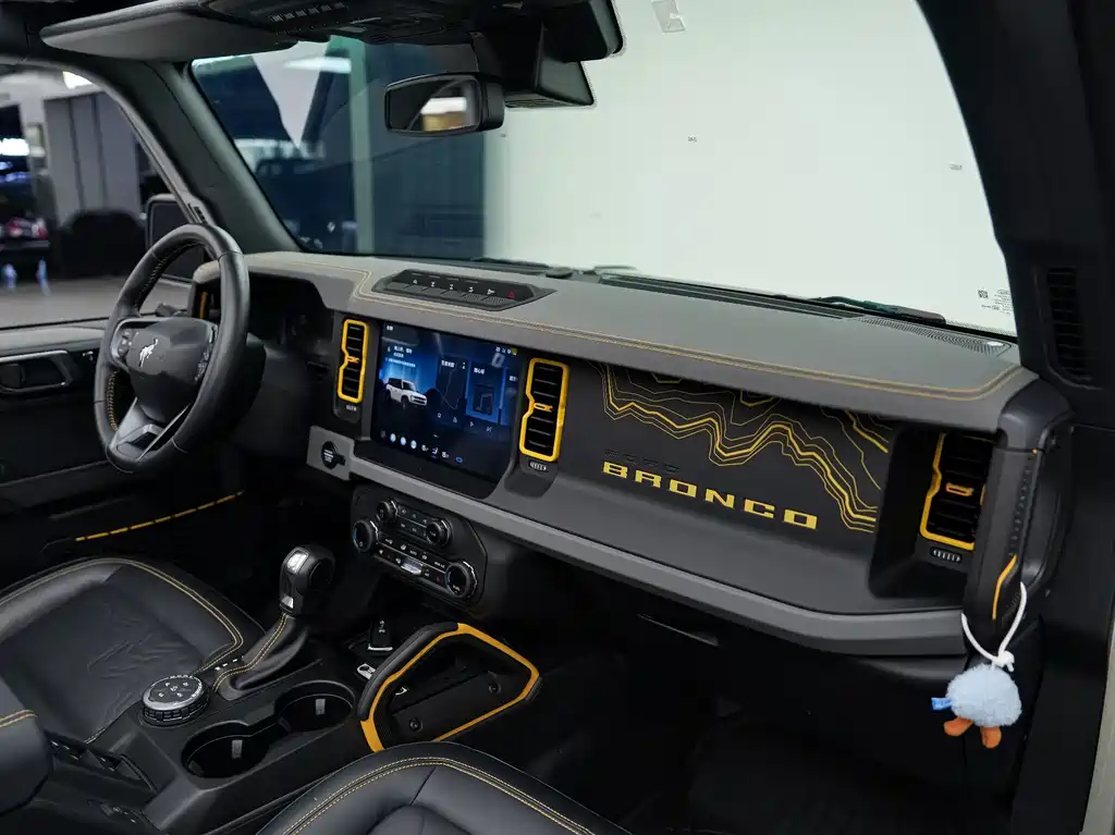Ford Bronco (Import) — миниатюра 14