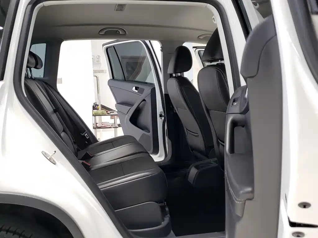 Volkswagen Tiguan — миниатюра 8