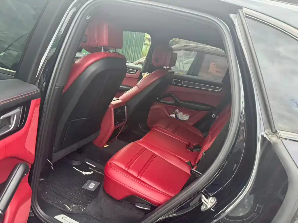 Porsche Cayenne — миниатюра 4