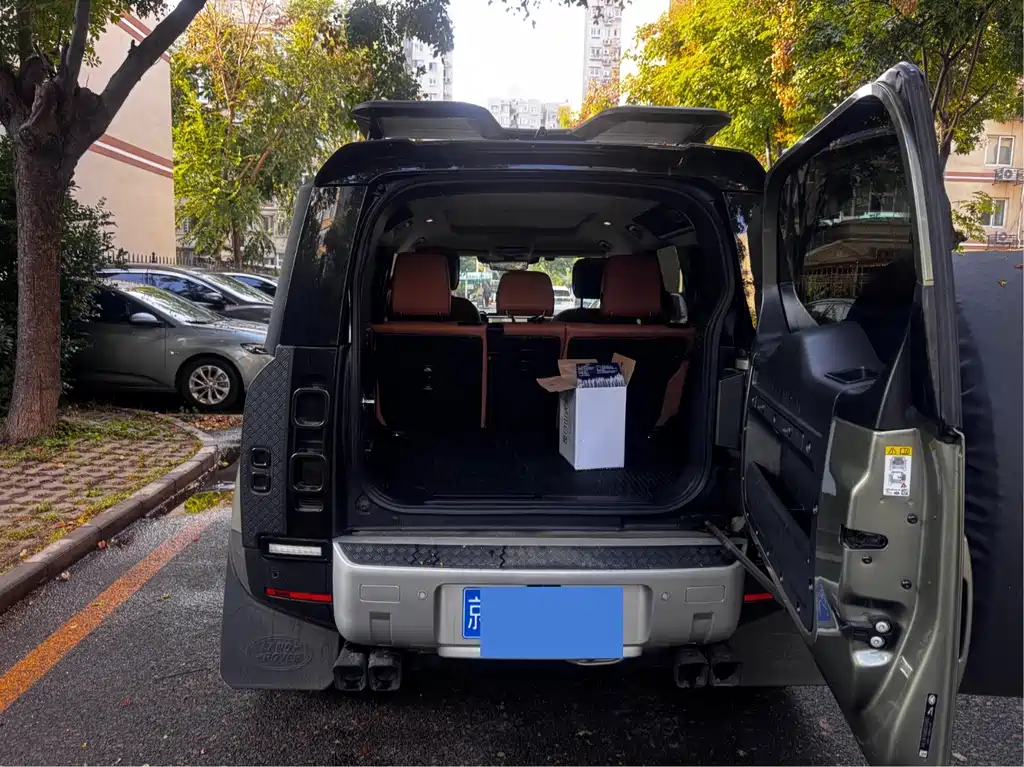 Land Rover Defender — миниатюра 17