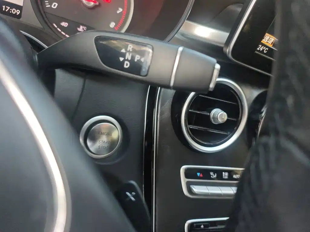 Mercedes-Benz C-Class — миниатюра 11