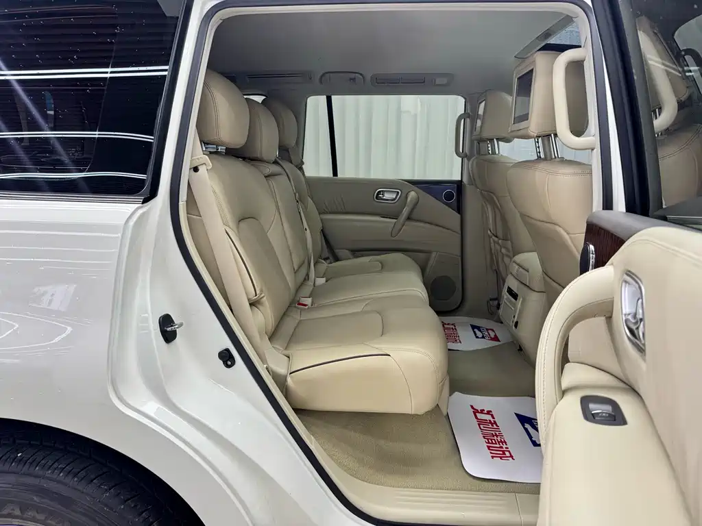 Nissan Patrol — миниатюра 16