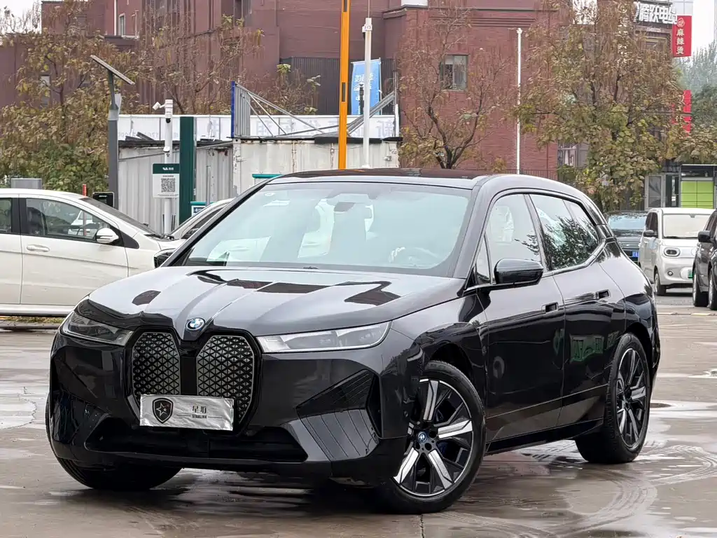 BMW iX