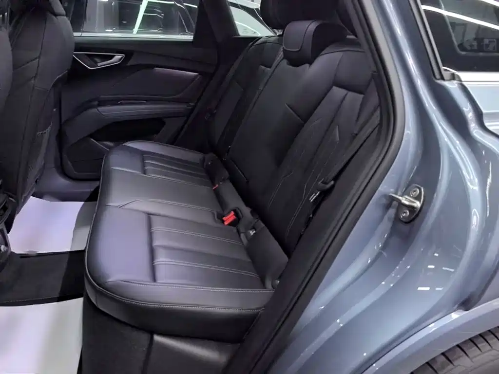 Audi Q4 e-tron — миниатюра 17