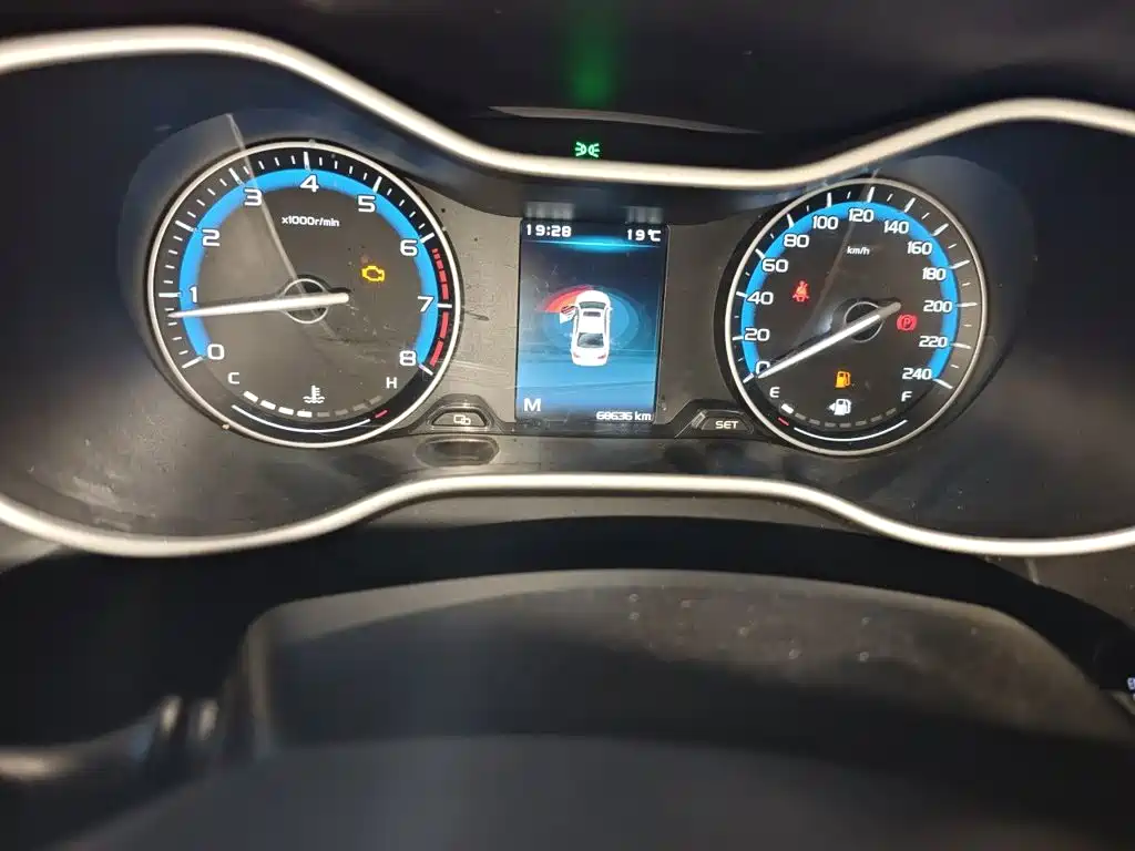 Geely Emgrand — миниатюра 8
