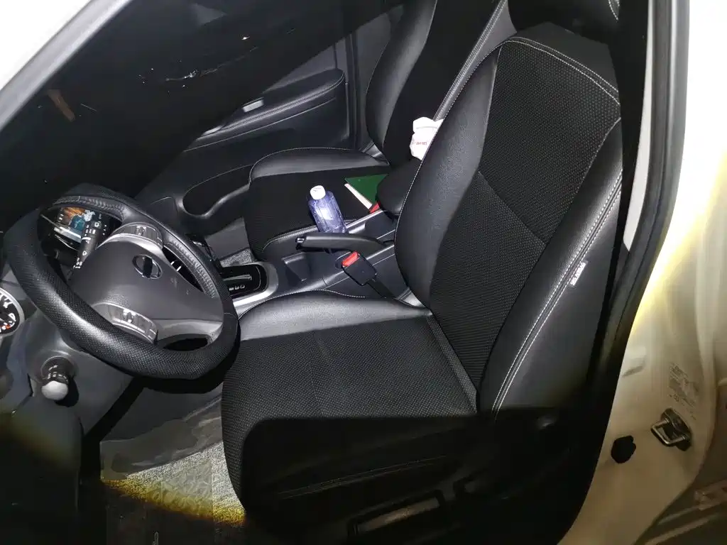 Nissan Tiida — миниатюра 16
