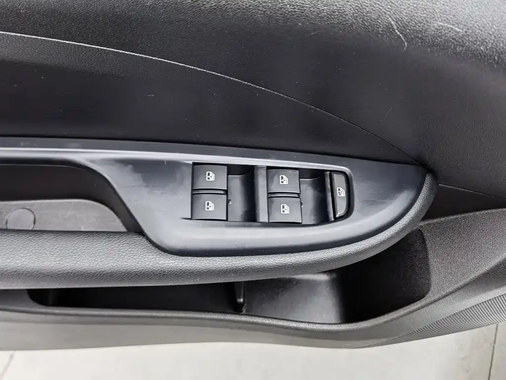 Buick Excelle — миниатюра 9