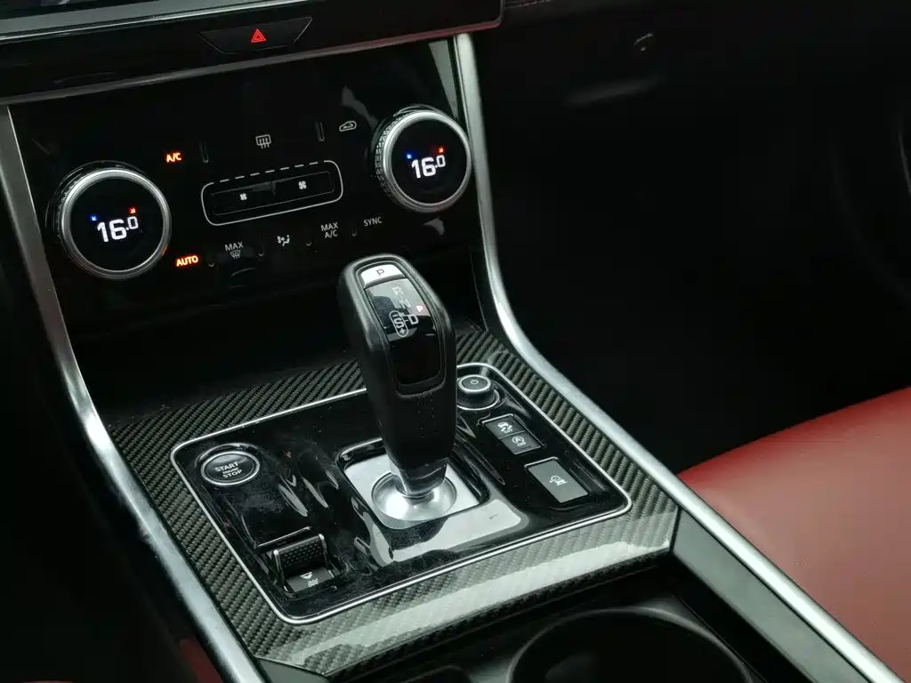 Jaguar XEL — миниатюра 13