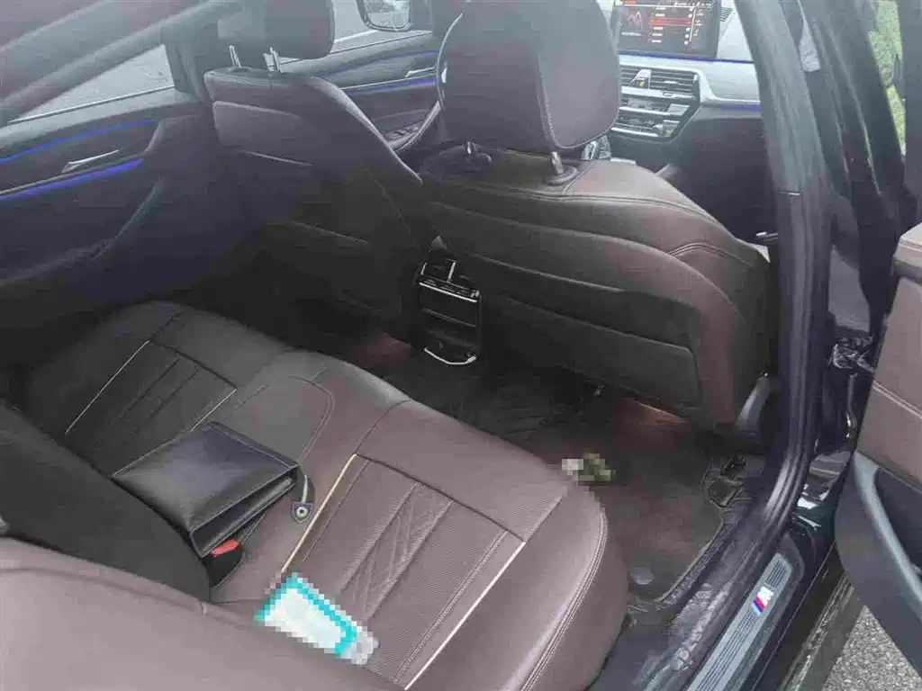 BMW 5 Series — миниатюра 3