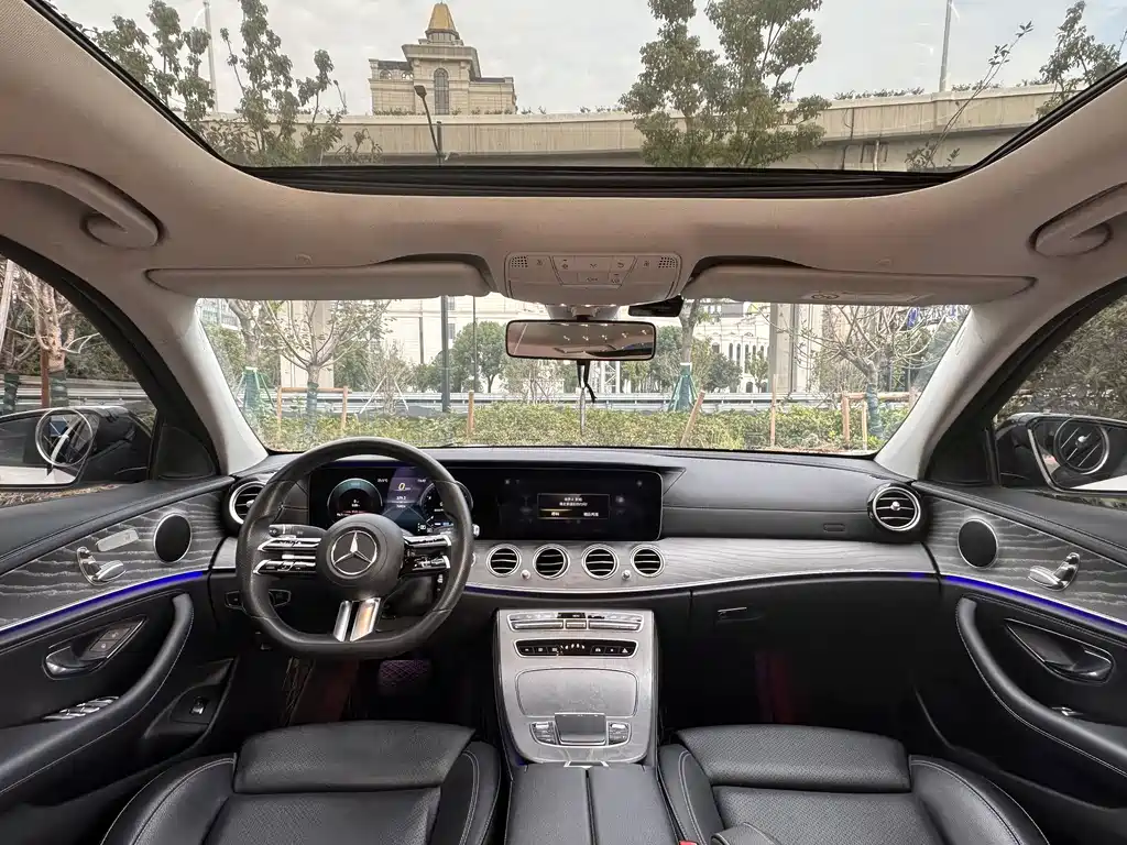 Mercedes-Benz E-Class — миниатюра 12