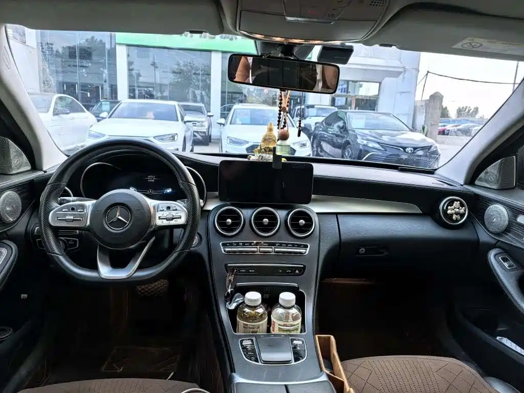 Mercedes-Benz C-Class — миниатюра 9