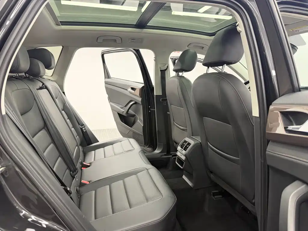 Volkswagen Tharu — миниатюра 9